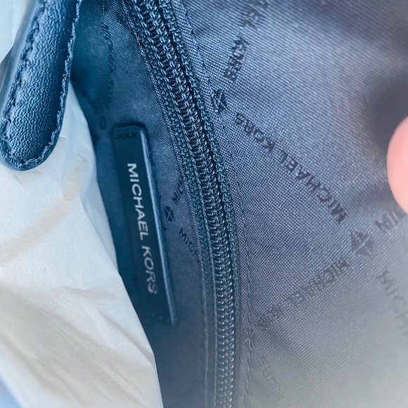 Michael Kors metalic large duffel bag with wallet - Picture 5 of 8